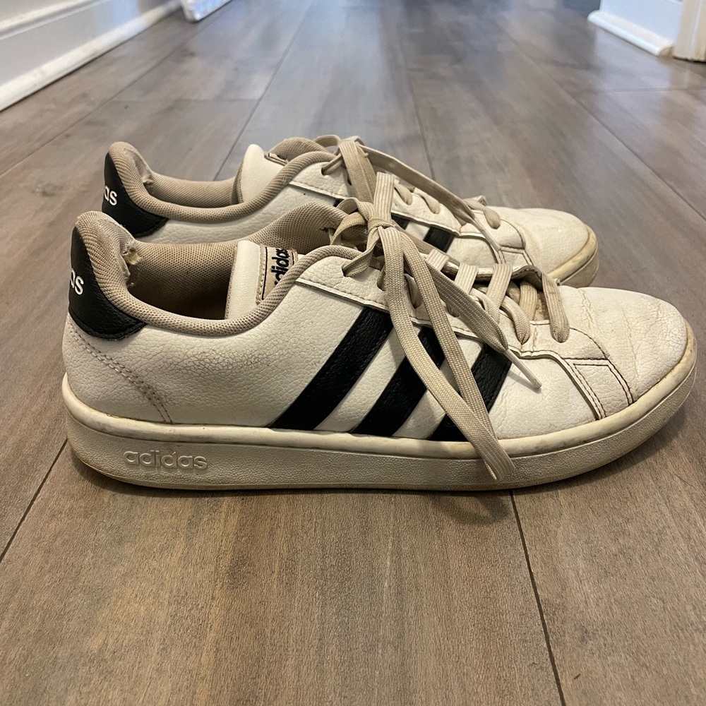 Adidas Classic Tennis Shoes
